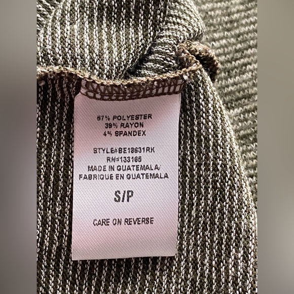 White Willow faux cross closing sweater top - Picture 4 of 11